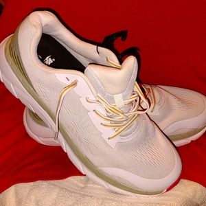 New Avia Hightail Sneakers